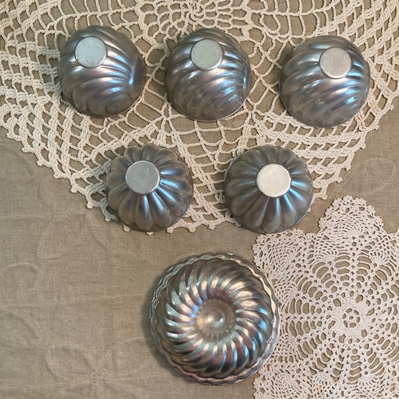 Set Of 6 Vintage Tin Molds - Picture 5 of 16